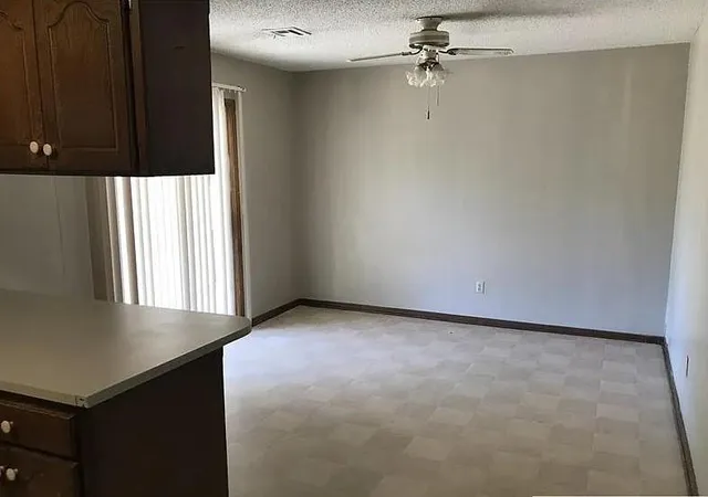 3rd image of 4501 Meadowpark Dr, Oklahoma City, OK 73110 | MLS# 1140537