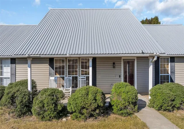 Photo 2 of Single family home for sale at 26034 Indian Meridian Rd, Wynnewood, OK 73098 | MLS# 1140743 | Listing updated on 2025-08-12