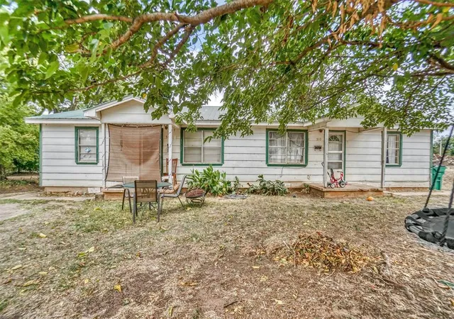 Photo 2 of Multi family home for sale at 510 S Louis Tittle Ave, Mangum, OK 73554 | MLS# 1141255 | Listing updated on 2025-07-17