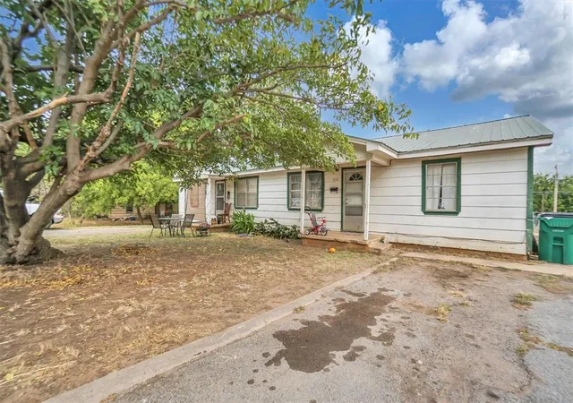 Photo 1 of Multi family home for sale at 510 S Louis Tittle Ave, Mangum, OK 73554 | MLS# 1141255 | Listing updated on 2025-07-17