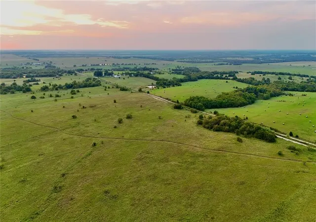 2nd image of 7 Freeny Valley Rd, Caddo, OK 74729 | MLS# 1142539