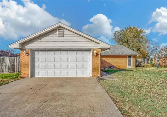 1st image of 207 Magnolia, Elk City, OK 73644 | MLS# 1143242