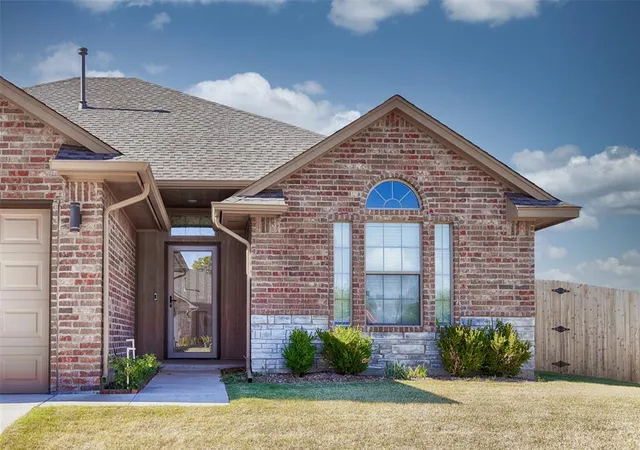 Photo 2 of Single family home for sale at 4536 Oasis Ct, Yukon, OK 73099 | MLS# 1143601 | Listing updated on 2025-11-10