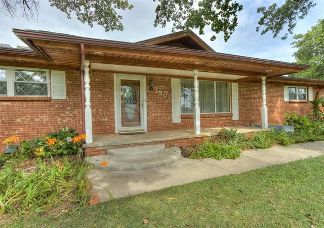 2nd image of 1501 S Avery Ave, Oklahoma City, OK 73130 | MLS# 1144639