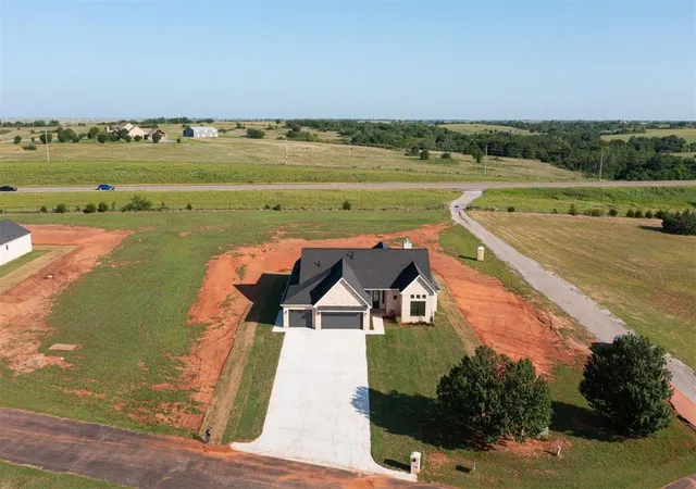 Photo 2 of Single family home for sale at 2058 County Road 1336, Blanchard, OK 73010 | MLS# 1145361 | Listing updated on 2025-12-03