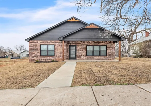 Homes for sale in Oklahoma City, OK | 1620 E Park Pl, Oklahoma City, OK 73117 | MLS# 1145688