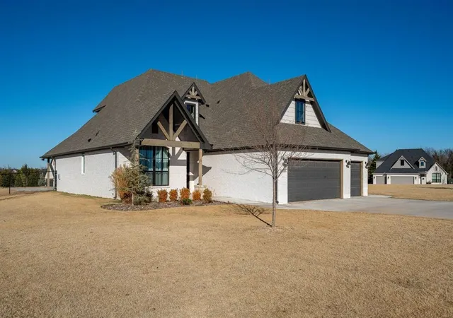 Single Family Residence at 14170 Fox Lair Ln, Edmond, OK 73034 | MLS# 1146273 | | Sold on 2025-03-20