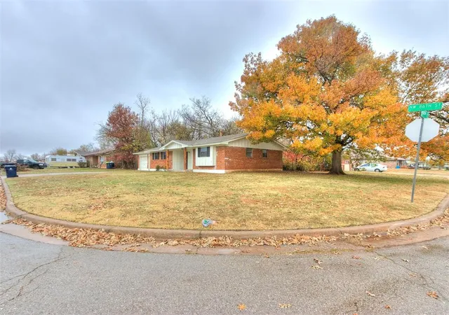 3rd image of 401 Nw 86Th St, Oklahoma City, OK 73114 | MLS# 1147536