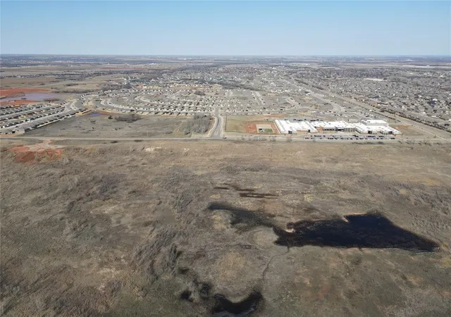 Photo 2 of Sale Pending at 9003 N Mustang Rd, Yukon, OK 73099 | MLS# 1149453 | Listing updated on 2026-08-27
