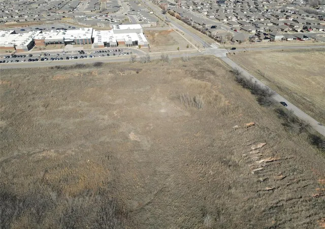Photo 3 of Sale Pending at 9003 N Mustang Rd, Yukon, OK 73099 | MLS# 1149453 | Listing updated on 2026-08-27