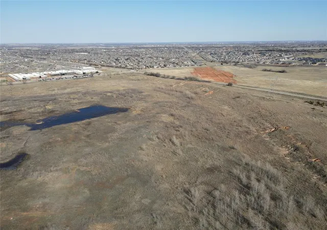 Photo 3 of Sale Pending at 9003 N Mustang Rd, Yukon, OK 73099 | MLS# 1149453 | Listing updated on 2026-08-27