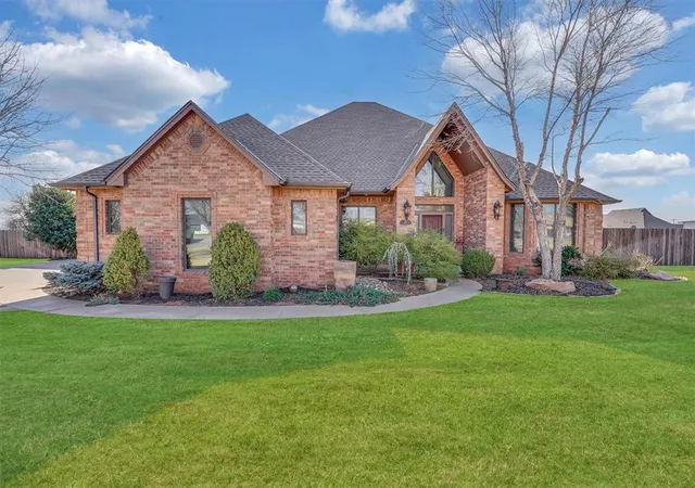 1st image of 316 W Lakeview Rd, Elk City, OK 73644 | MLS# 1149724