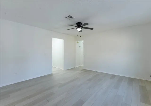 3rd image of 709 Briarwood Dr, Oklahoma City, OK 73130 | MLS# 1149824
