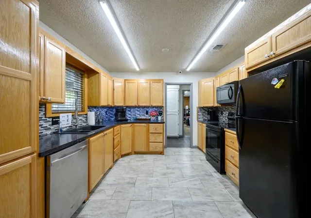 Photo 3 of Single family home for sale at 141 Wildwood Trl, Broken Bow, OK 74728 | MLS# 1150957 | Listing updated on 2026-01-09