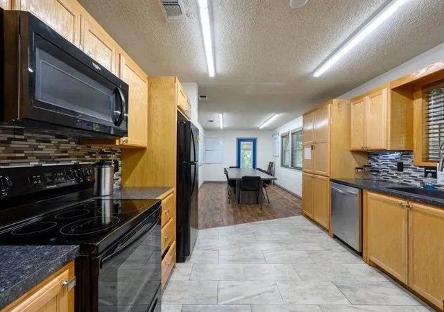 Photo 4 of Single family home for sale at 141 Wildwood Trl, Broken Bow, OK 74728 | MLS# 1150957 | Listing updated on 2026-01-09