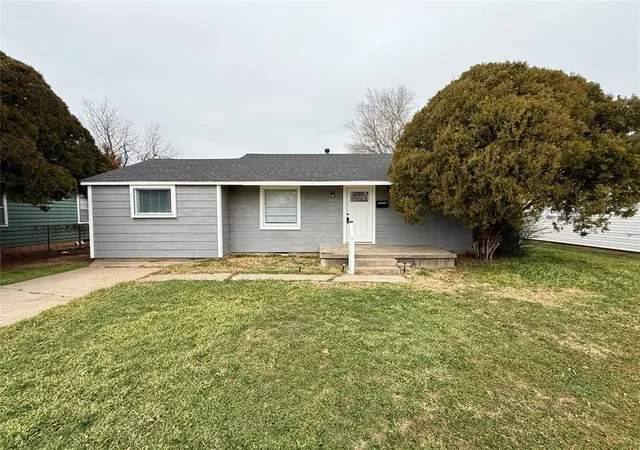 Photo 1 of Single family home for sale at 915 Hickory St, Altus, OK 73521 | MLS# 1151078 | Listing updated on 2025-08-12