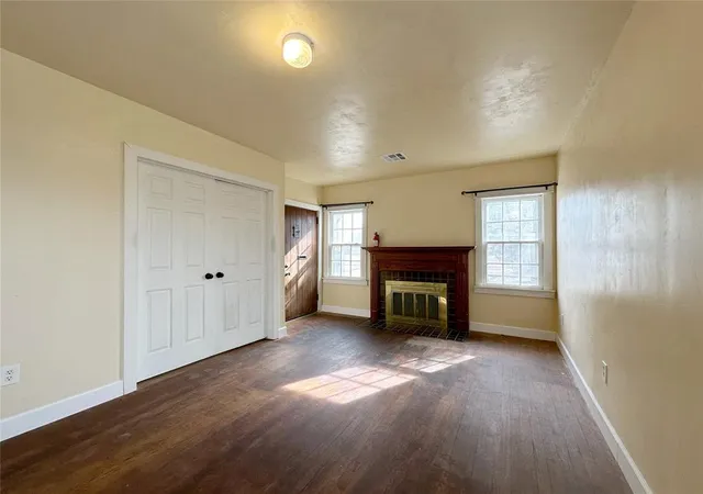 2nd image of 2329 Nw 28th St, Oklahoma City, OK 73107 | MLS# 1153029