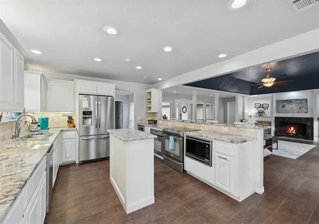 Photo 4 of Sale Pending at 4008 Cherry Hl Ln, Oklahoma City, OK 73120 | MLS# 1153861 | Listing updated on 2026-08-26