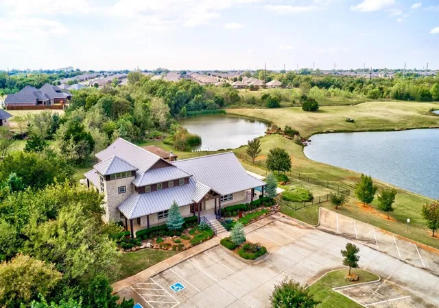 3rd image of 2106 Ingels Cir, Norman, OK 73071 | MLS# 1154241