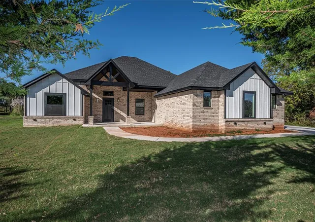 Photo 2 of Single family home for sale at 2260 County Street 1270 Street, Blanchard, OK 73010 | MLS# 1155195 | Listing updated on 2026-01-02