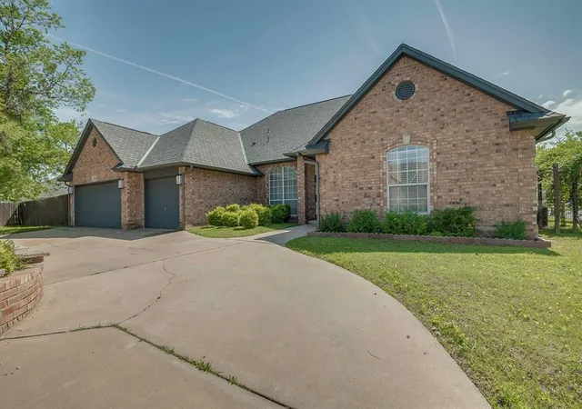 Photo 1 of Sale Pending at 12512 Lorien Way, Oklahoma City, OK 73170 | MLS# 1155384 | Listing updated on 2025-12-11