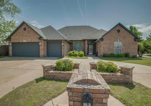 Photo 3 of Sale Pending at 12512 Lorien Way, Oklahoma City, OK 73170 | MLS# 1155384 | Listing updated on 2025-12-11