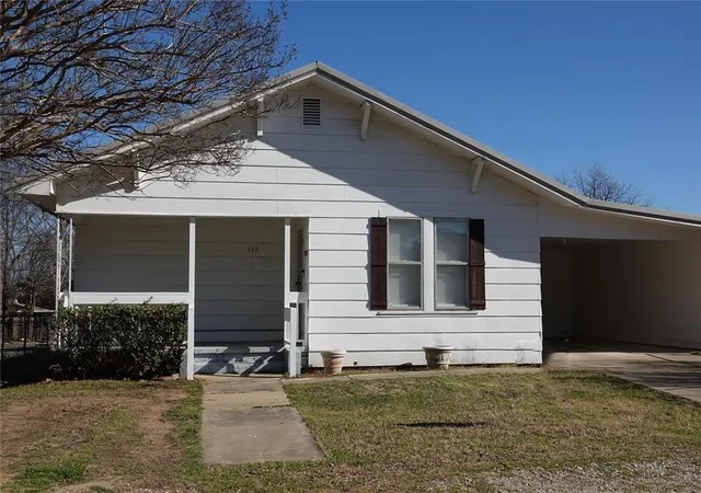 Homes for sale in Ardmore, OK | 113 Ne 10th Ave, Ardmore, OK 73401 | MLS# 1155893