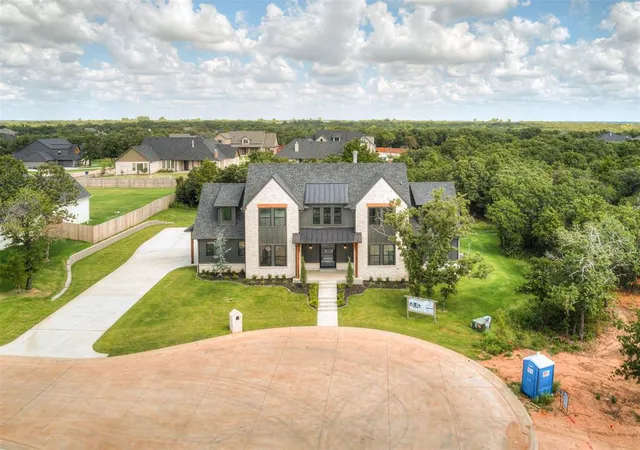2nd image of 8240 Spotted Fawn Rdg, Edmond, OK 73007 | MLS# 1156084