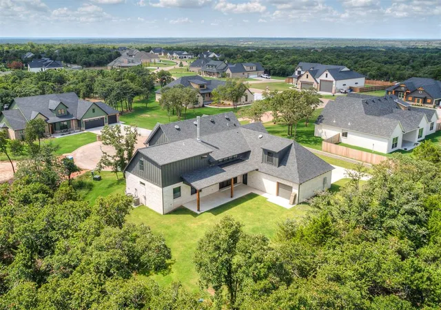 37th image of 8240 Spotted Fawn Rdg, Edmond, OK 73007 | MLS# 1156084