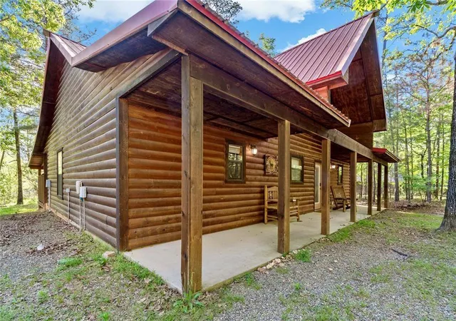 5th image of 127 E Southern Pines Court Court, Broken Bow, OK 74728 | MLS# 1157054