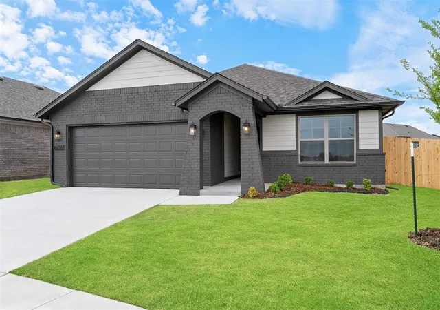 2nd image of 16016 Switchgrass Pl, Moore, OK 73170 | MLS# 1157329