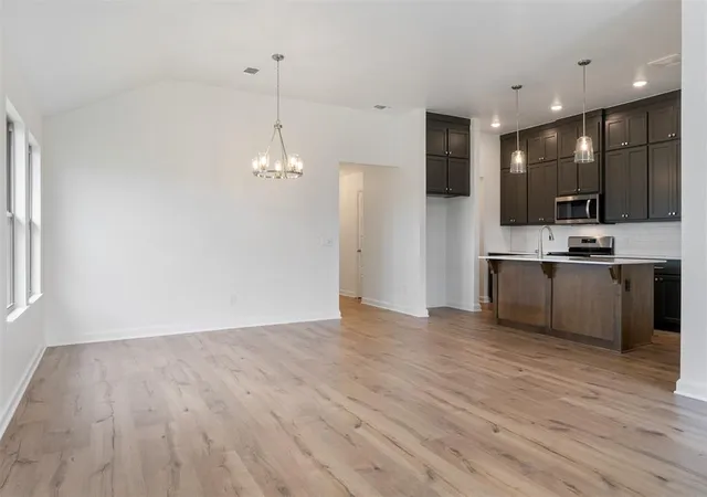 5th image of 16016 Switchgrass Pl, Moore, OK 73170 | MLS# 1157329