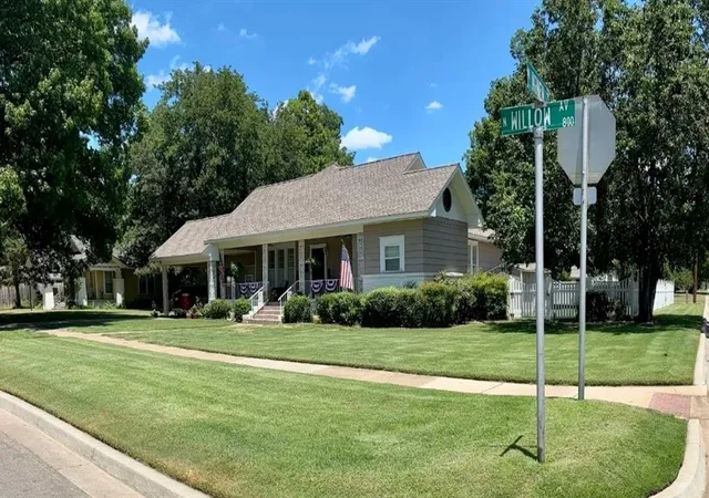 Photo 1 of Single family home for sale at 804 N Willow St, Pauls Valley, OK 73075 | MLS# 1157656 | Listing updated on 2025-11-20