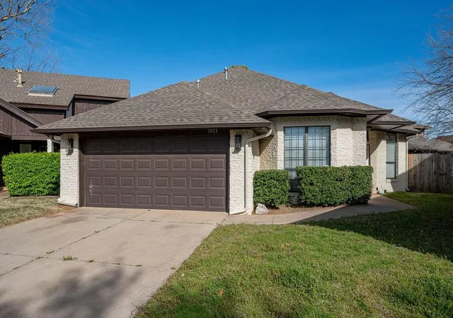 2nd image of 3833 Ives Way, Norman, OK 73072 | MLS# 1160159