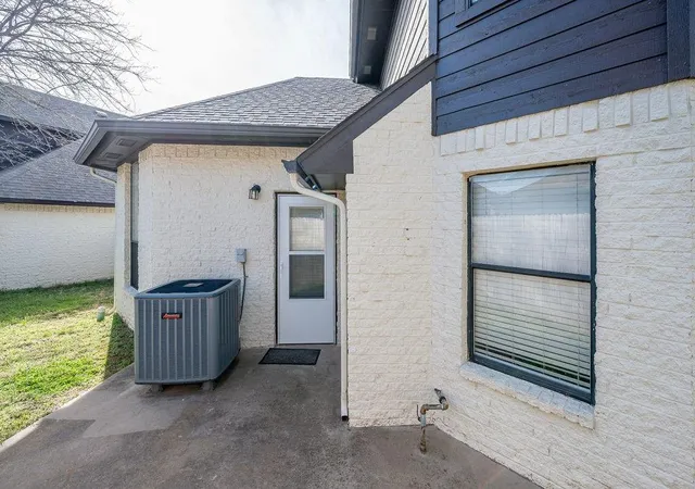 5th image of 3833 Ives Way, Norman, OK 73072 | MLS# 1160159