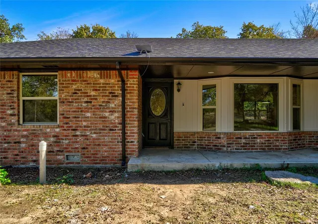 Photo 2 of Single family home for sale at 6500 N Luther Rd, Harrah, OK 73045 | MLS# 1160174 | Listing updated on 2025-10-26