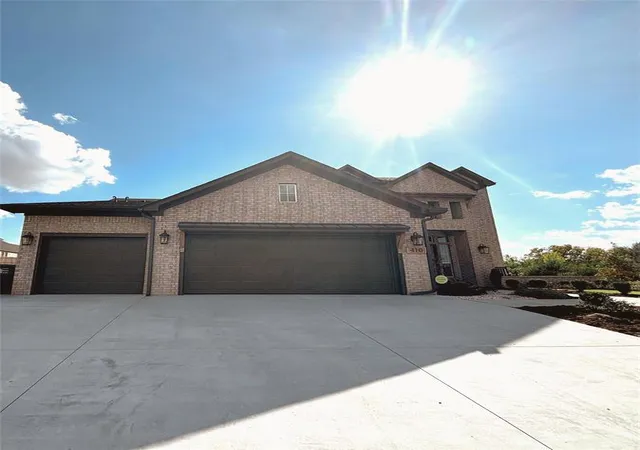 3rd image of 410 Rapids Way, Norman, OK 73071 | MLS# 1160461