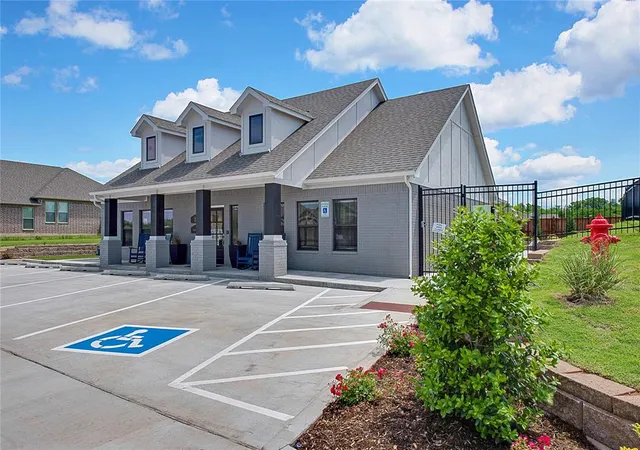 4th image of 12733 Nw 2Nd Ter, Yukon, OK 73099 | MLS# 1161107