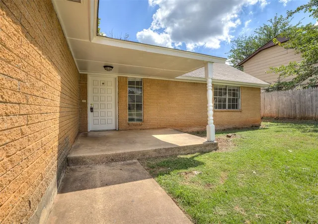 4th image of 124 S Morgan Dr, Moore, OK 73160 | MLS# 1161431