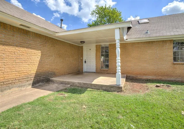 5th image of 124 S Morgan Dr, Moore, OK 73160 | MLS# 1161431