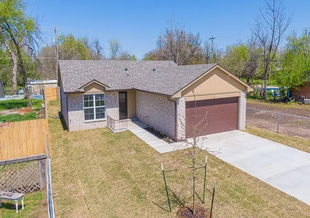 Photo 1 of Single family home for sale at 129 Se 23rd St, Oklahoma City, OK 73129 | MLS# 1161644 | Listing updated on 2025-09-30