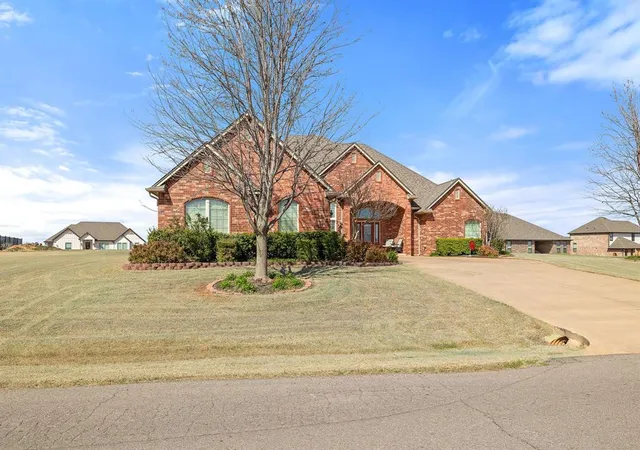 Photo 2 of Single family home for sale at 2266 Sanders Ln, Blanchard, OK 73010 | MLS# 1161750 | Listing updated on 2025-05-30
