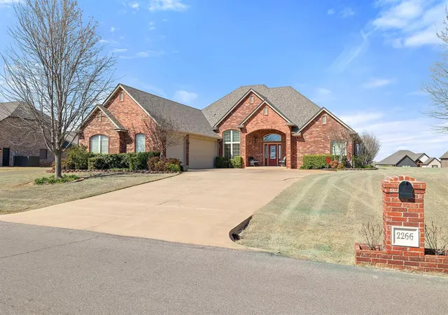 Photo 2 of Single family home for sale at 2266 Sanders Ln, Blanchard, OK 73010 | MLS# 1161750 | Listing updated on 2025-05-30