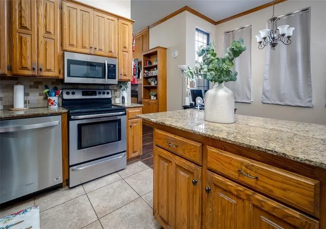 4th image of 2105 Ne 11Th St, Moore, OK 73160 | MLS# 1161845