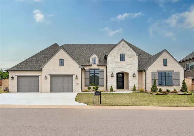 Homes for sale in Edmond, OK | 2917 Stone Meadow Way, Edmond, OK 73034 | MLS# 1161872