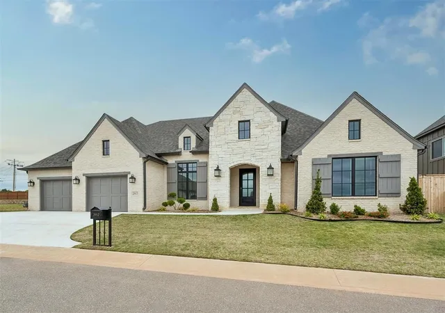 Homes for sale in Edmond, OK | 2917 Stone Meadow Way, Edmond, OK 73034 | MLS# 1161872