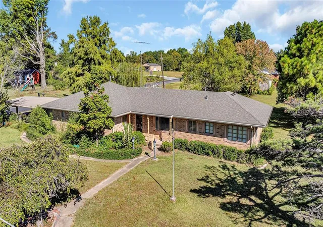 Photo 1 of Single family home for sale at 1200 E Smith, Stratford, OK 74872 | MLS# 1162087 | Listing updated on 2025-08-11