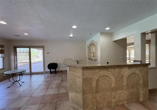 4th image of 9721 N Lakeland Rd, Oklahoma City, OK 73162 | MLS# 1162557