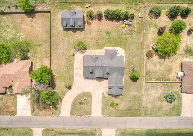 34th image of 13216 Sw 10th St, Yukon, OK 73099 | MLS# 1162601