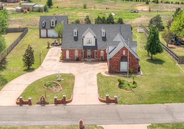 4th image of 13216 Sw 10Th St, Yukon, OK 73099 | MLS# 1162601